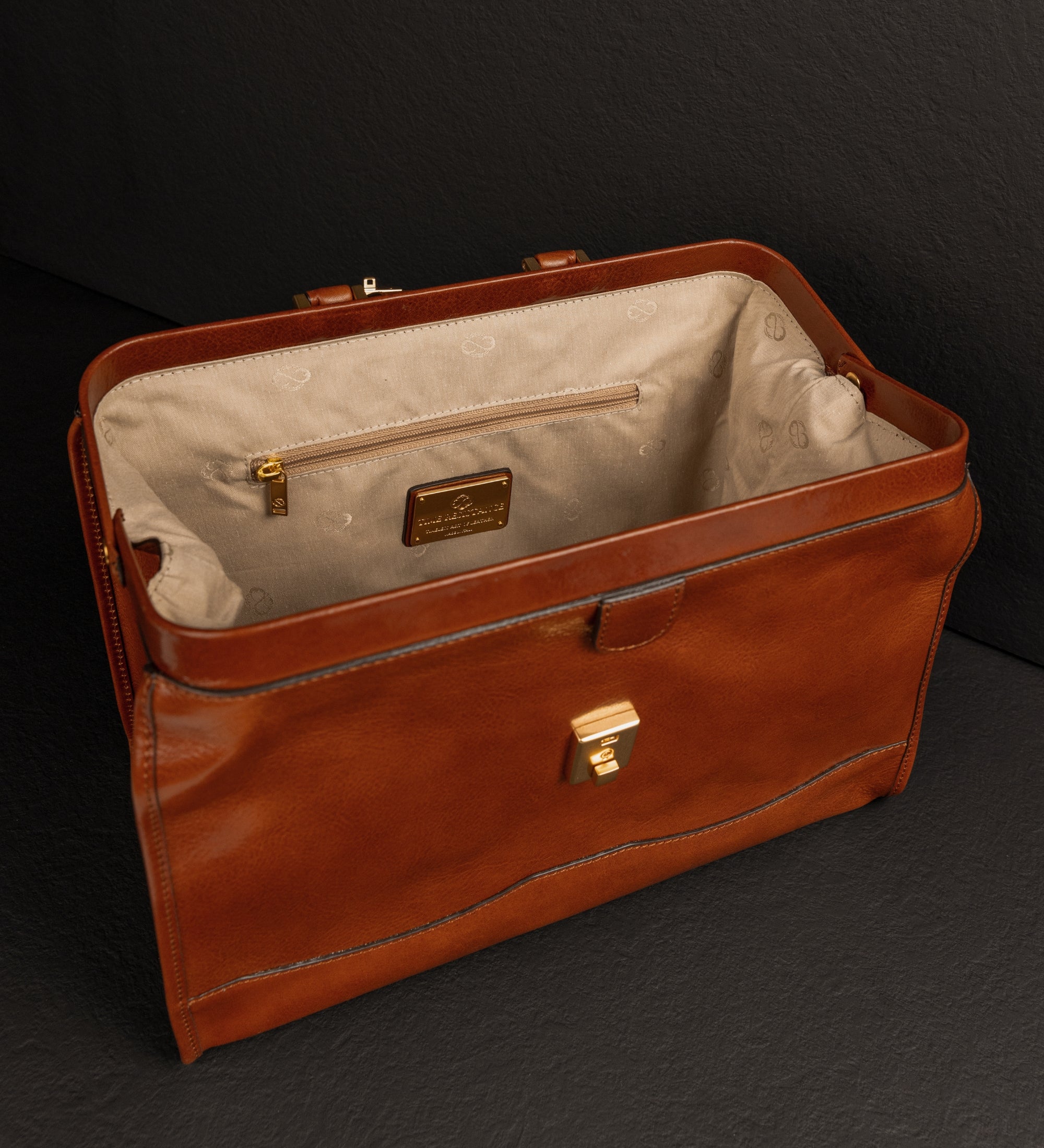 Small Leather Doctor Bag - David Copperfield