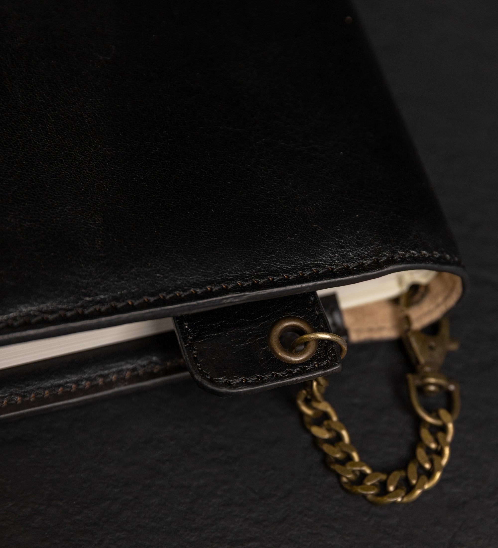 Womens Leather Journal with Refillable A5 Notepad - The Diary of a Nobody