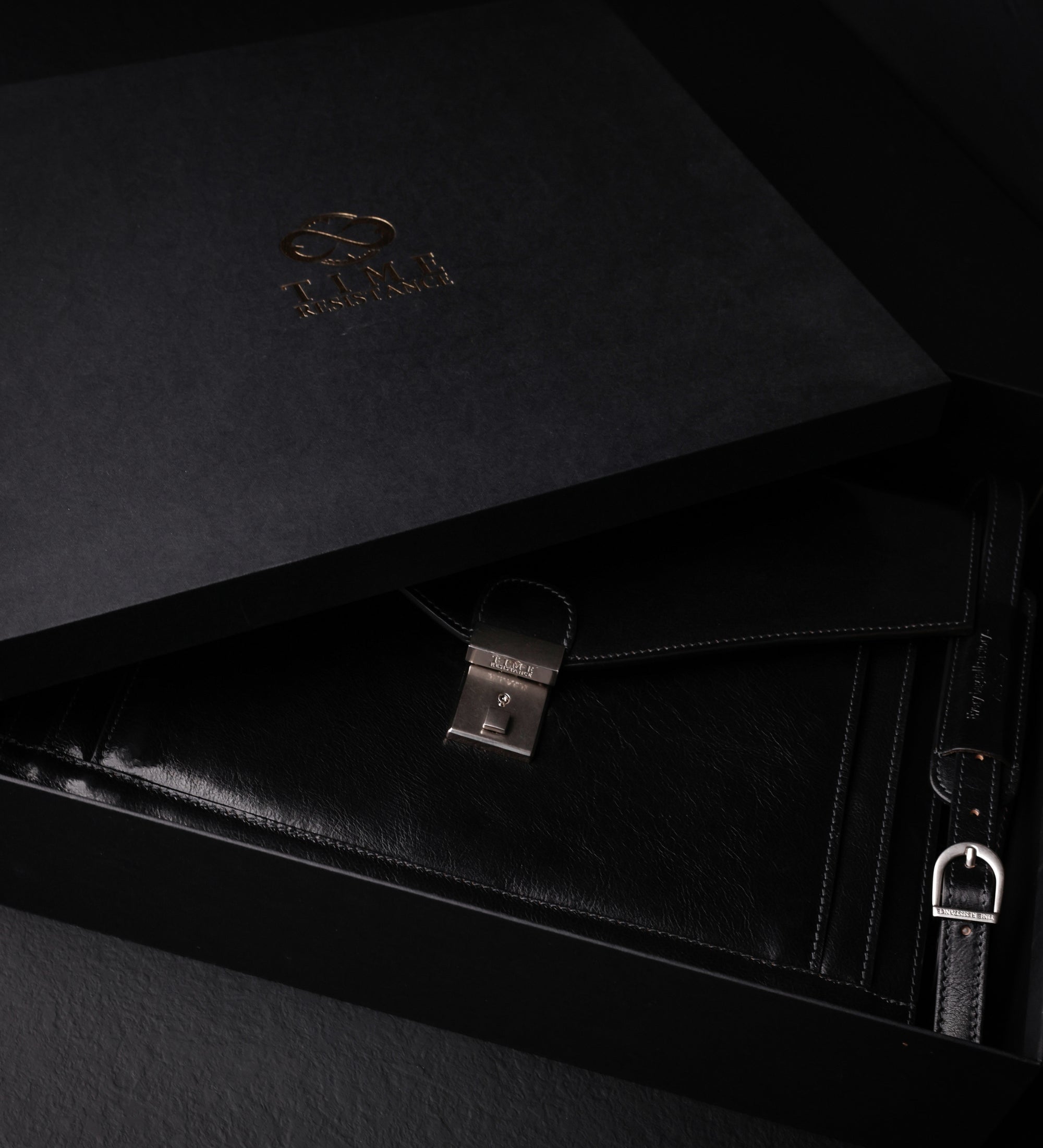 Classic Design Leather Briefcase - The Magus